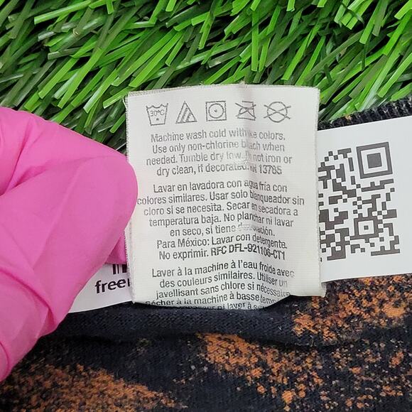 Wolf Portrait Bleached Shirt S/M 19x27 Black Edgy - Picture 5 of 12